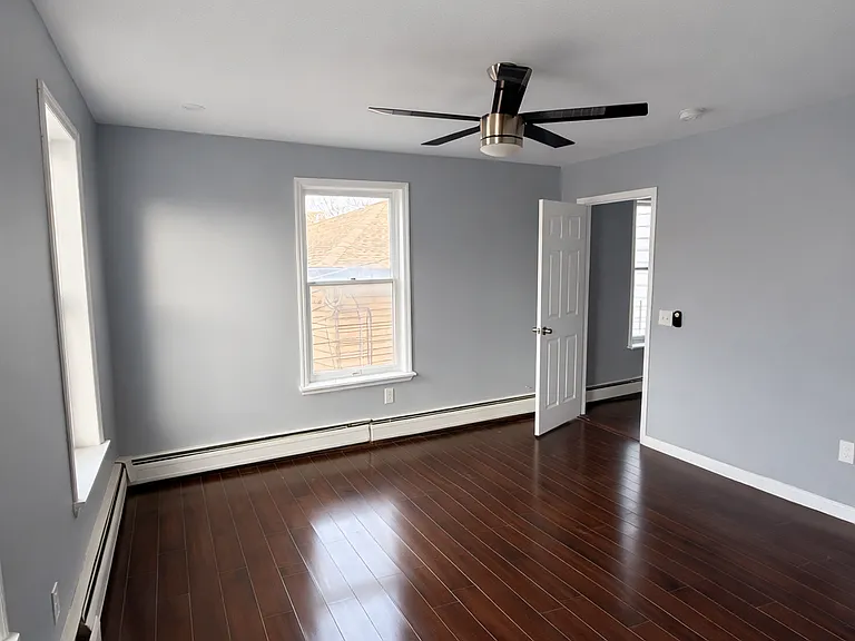 28 Treptow St #2 — Photo 4