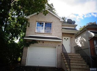 12 Florence Pl, Newark, NJ 07106