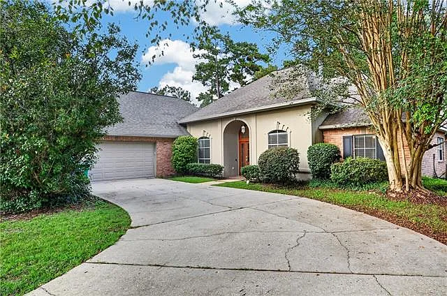 5 bed, 3.0 bath, 2461 sqft, $2,800 — Photo 2