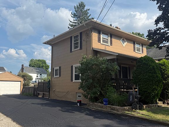 2nd image of 2683 6th St