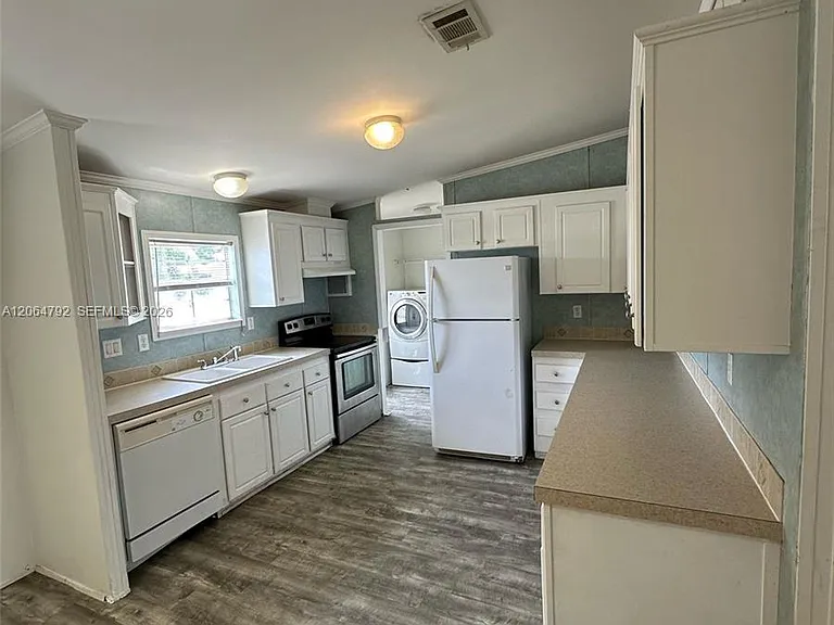 11832 Leeward Pl #H — Photo 19