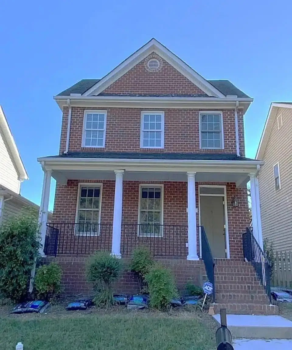 1705 Idlewood Ave — Photo 1