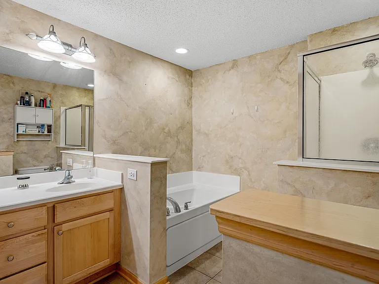 8381 Townsend Dr — Photo 17
