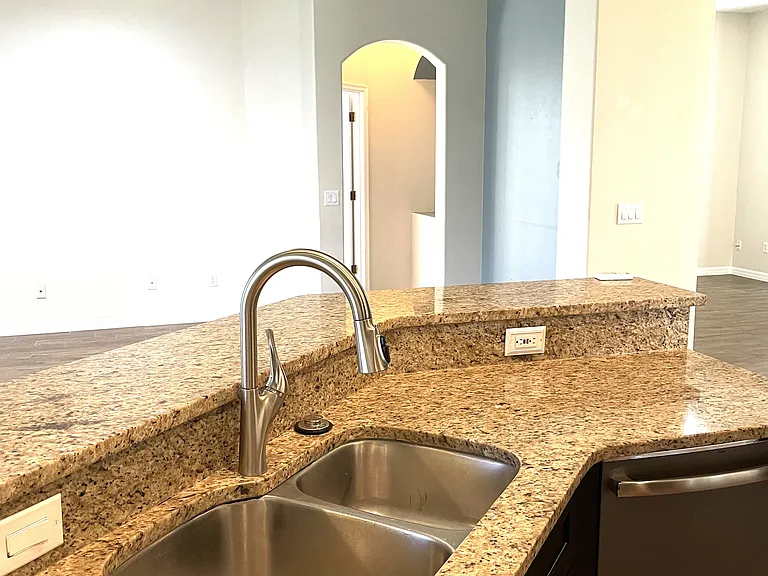 2722 Willow Creek Dr — Photo 12