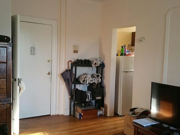 5th image of 28 Palmer Ave