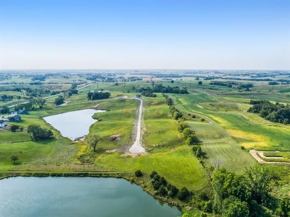 LOT 16 Fox Dr, Williamsburg, IA 52361