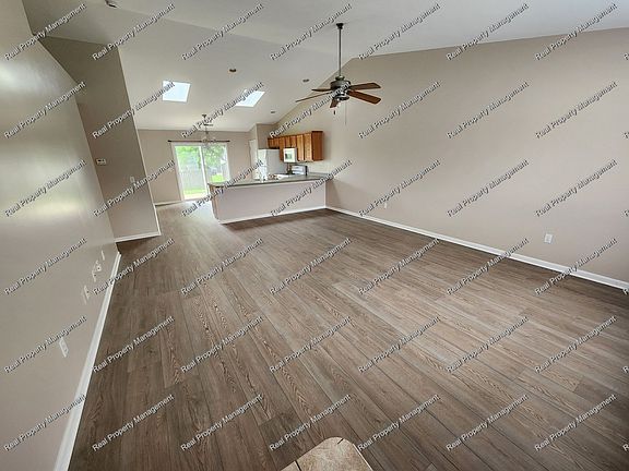 5th image of 1838 W 86th Ln
