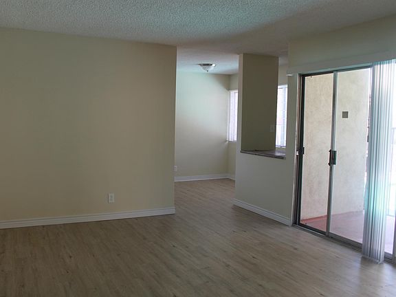 3rd image of 235 W Queen St APT 1
