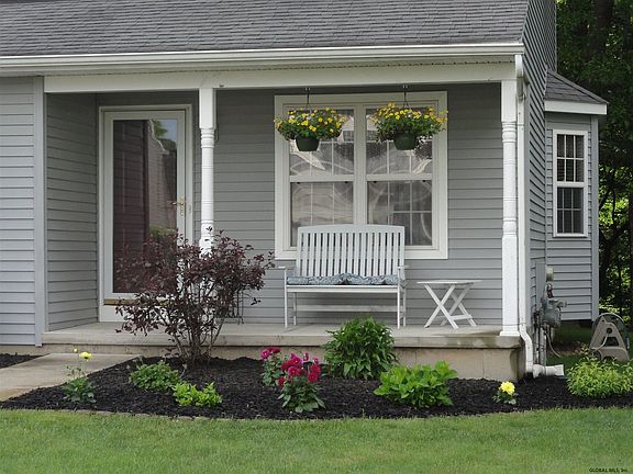 3rd image of 21 Lapham Dr