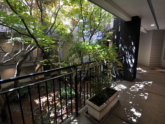 3rd image of 1417 Queen Anne Ave N APT 305