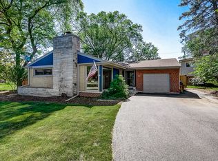 341 S Poplar Ave, Elmhurst, IL 60126