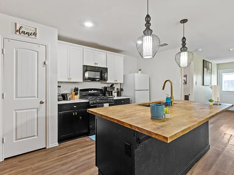 1602 Westfall Dr — Photo 11
