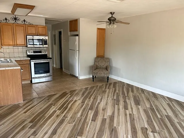 1 bed, 800 sqft, $1,450 — Photo 4