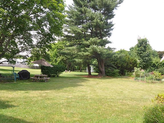 2nd image of 34 Garden City Dr #2