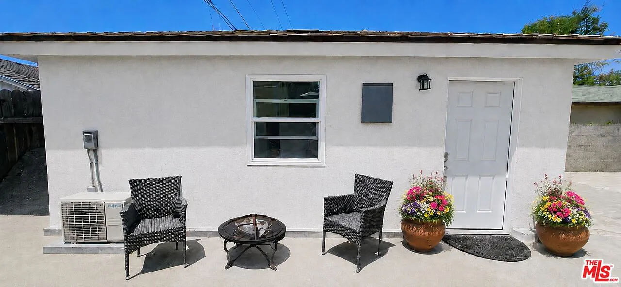 Studio, 1.0 bath, 640 sqft, $2,200 — Photo 1