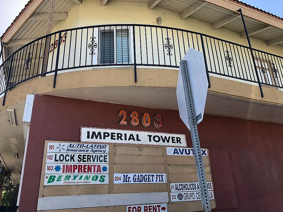 1st image of 2803 W Westminster 17th St