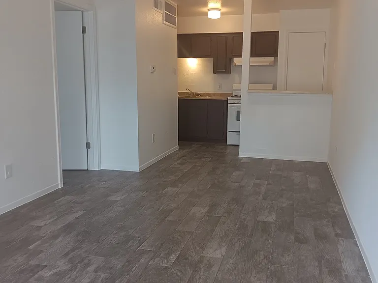 Timber Crossing Apartments — Photo 15