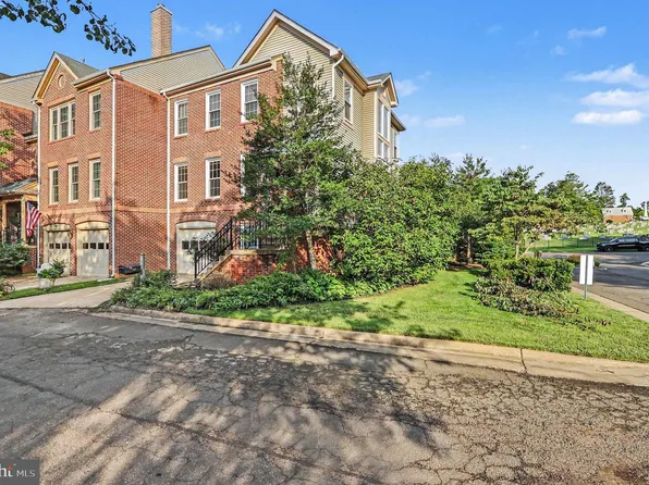 102 Mosby Cir, Warrenton, VA 20186