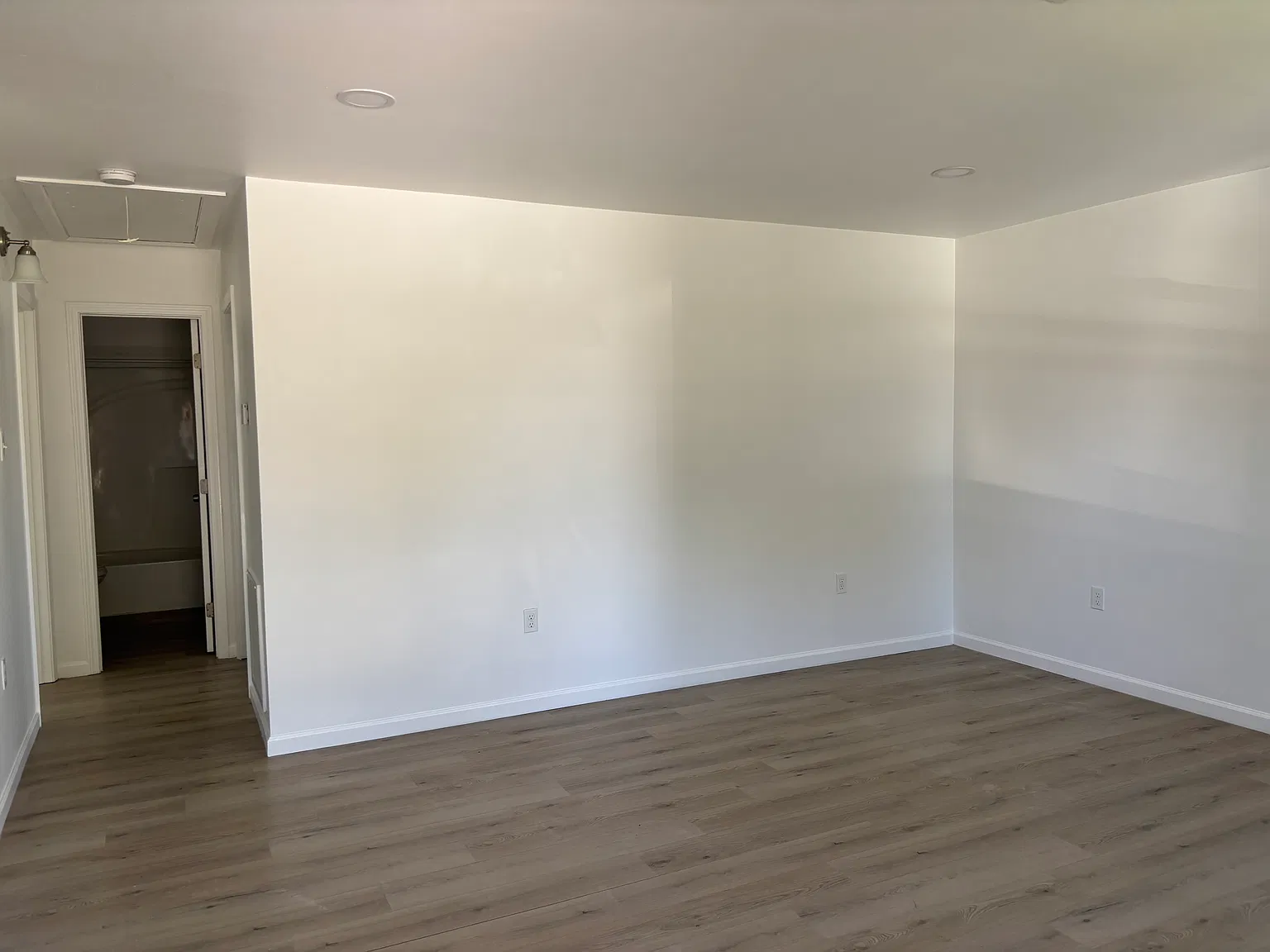 2 bed, 850 sqft, $1,300 — Photo 4