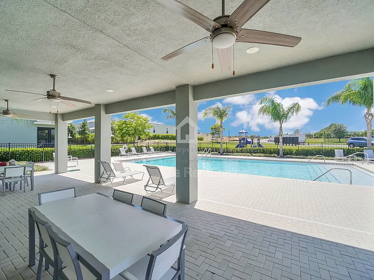 2512 Cedar Rose St — Photo 36