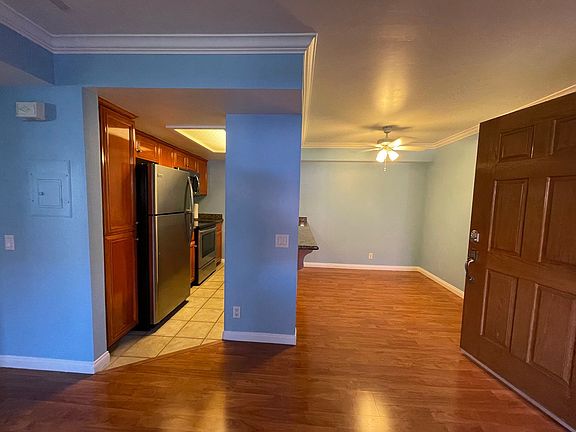 5th image of 4222 Menlo Ave Unit 34