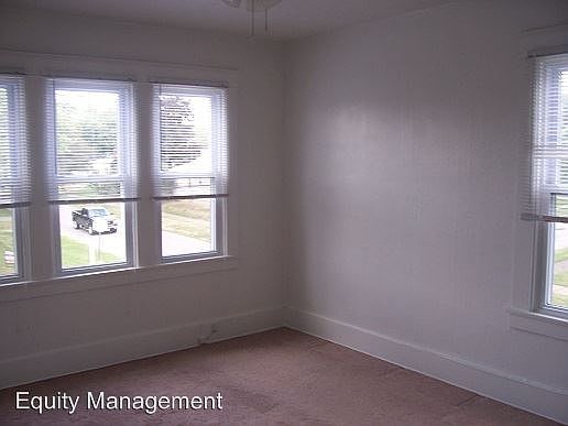 5th image of 553 E Prospect St SE