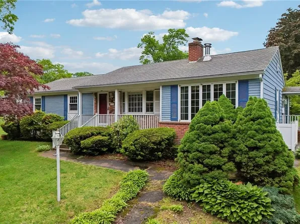 57 Laurel Ave, Coventry, RI 02816