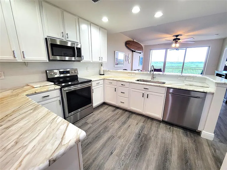7296 Marathon Dr #404 — Photo 4