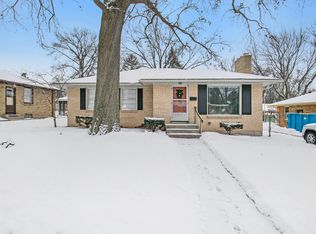 942 Washtenaw Dr NE, Grand Rapids, MI