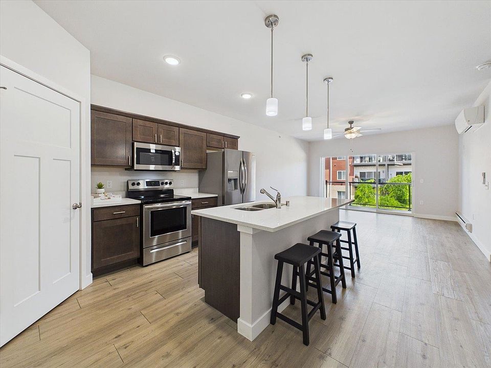1st image of 1501 N Windsor #203