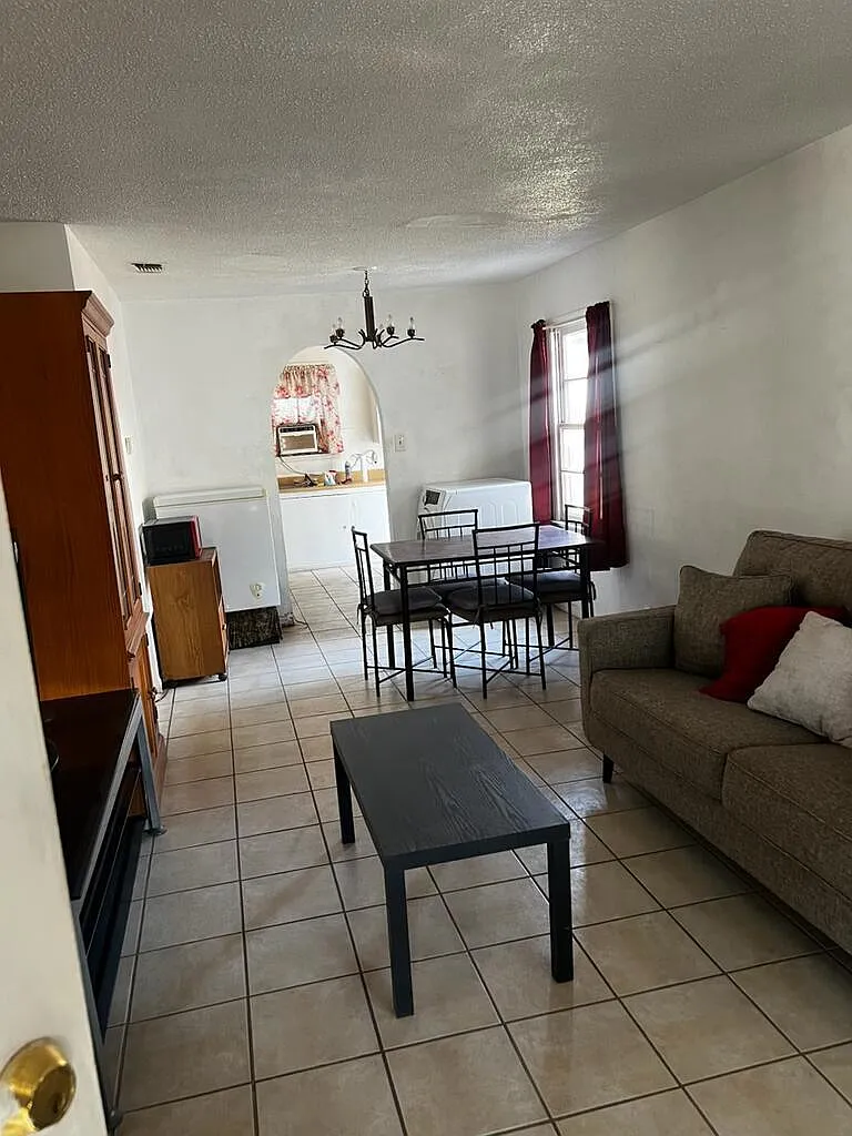 2 bed, 2.0 bath, 744 sqft, $1,200 — Photo 3