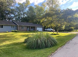 8851 W Evergreen Dr, Columbus, IN 47201