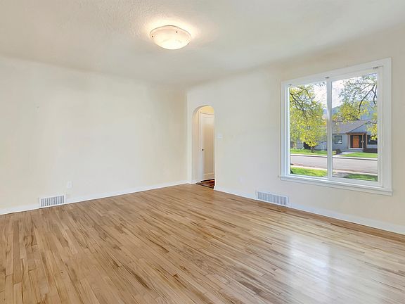3rd image of 526 Beverly Ave