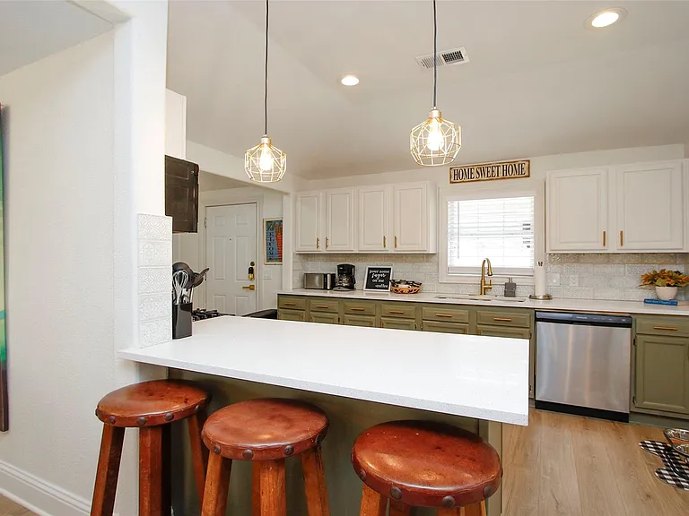1518 Sabine St — Photo 19