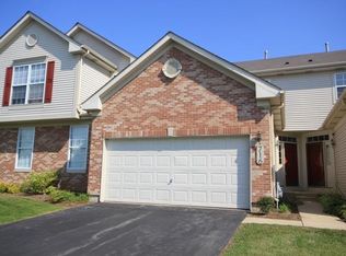 716 Stuarts Dr, Saint Charles, IL 60174