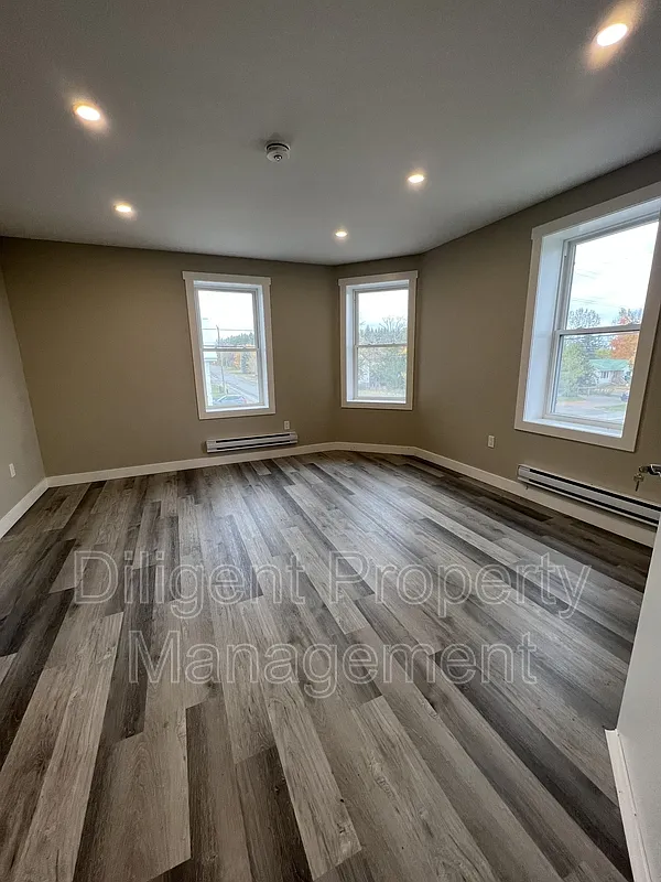 1 bed, 1.0 bath, $1,525 — Photo 2