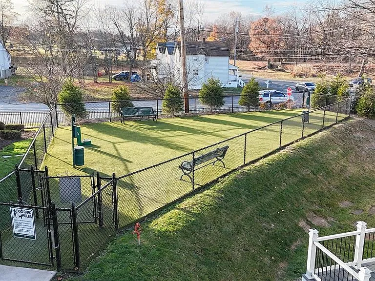 105 Canter Ct — Photo 25