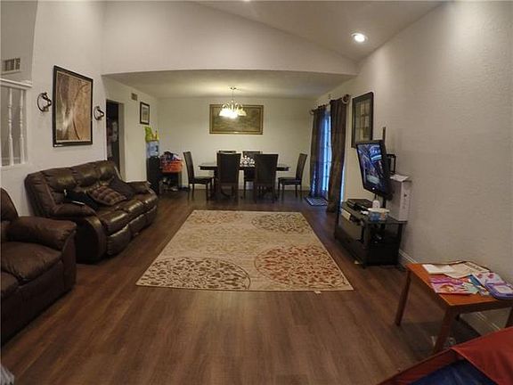 2nd image of 31 Grant Cir