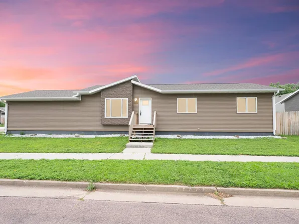 3305 E 13th St, Sioux Falls, SD 57103