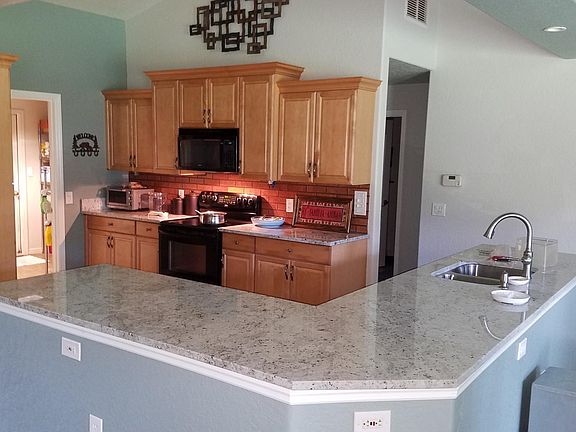4th image of 8412 N Huntley Ter