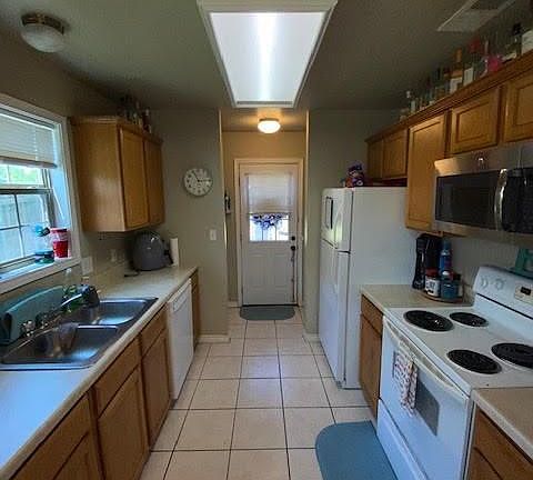 4th image of 110 Vista Way