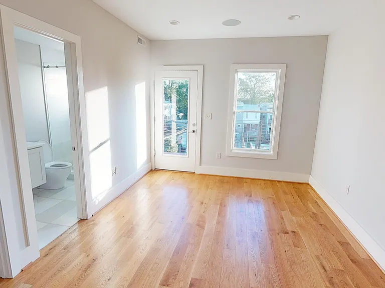 1159 Oates St NE #3A — Photo 7