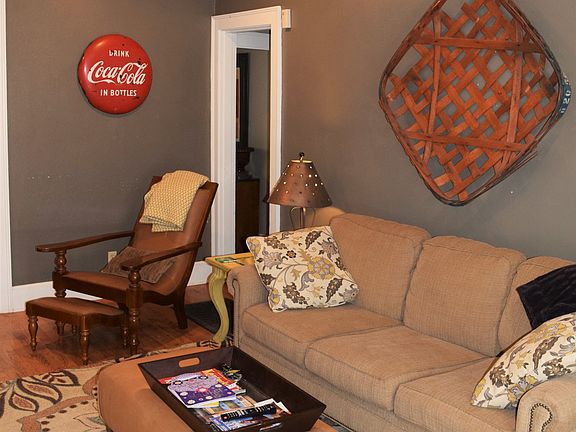 Spacious living room