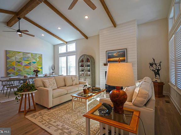 3rd image of 34517 Scenic Harbor Way