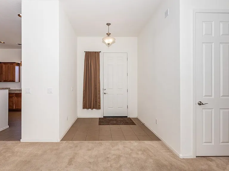 4511 N Dryden St — Photo 7