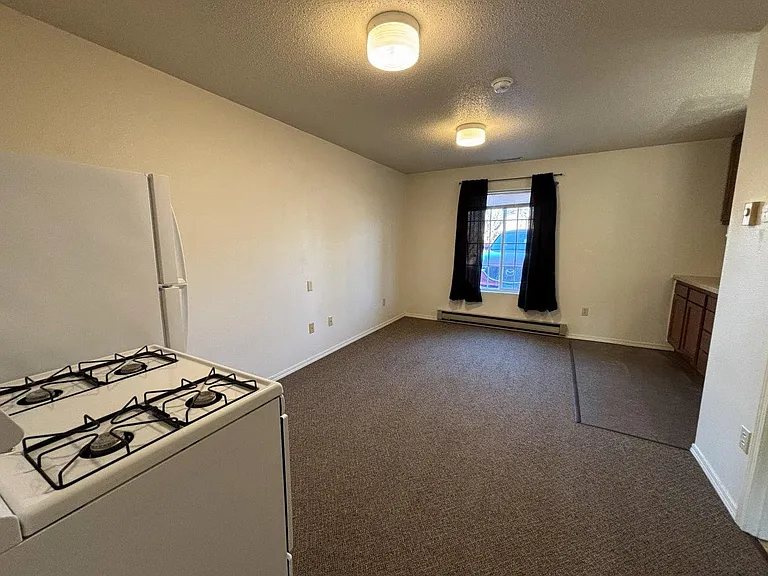 Highland Apartments — Photo 14