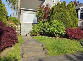 1518 Warren Ave N, Seattle, WA 98109