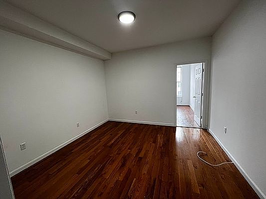 3rd image of 2060 2nd Ave APT 2A
