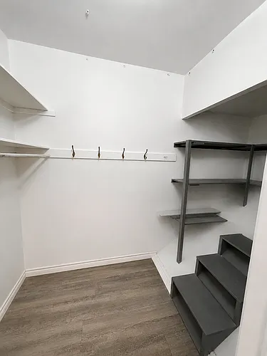 38 Ainslie St N #204 Photo 1