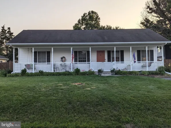 102 Meadowlark Ct, Winchester, VA 22602